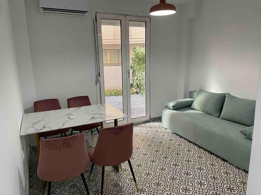 Family Apartment With Private Yard Next To Agios Dimitrios Church Salonicco Esterno foto