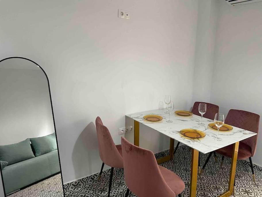 Family Apartment With Private Yard Next To Agios Dimitrios Church Salonicco Esterno foto