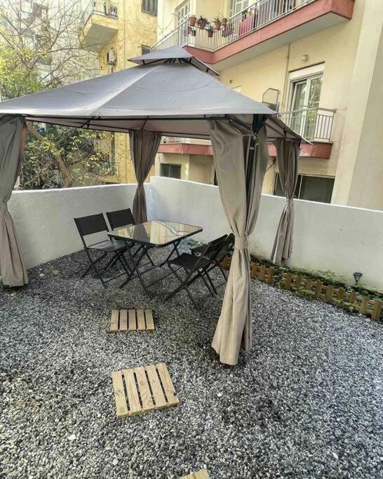 Family Apartment With Private Yard Next To Agios Dimitrios Church Salonicco Esterno foto